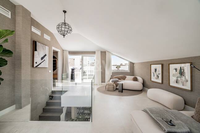 Lyx Duplex Penthouse med hisnande utsikt över Golden Mile