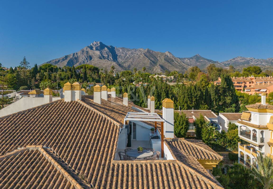 Lyx Duplex Penthouse med hisnande utsikt över Golden Mile