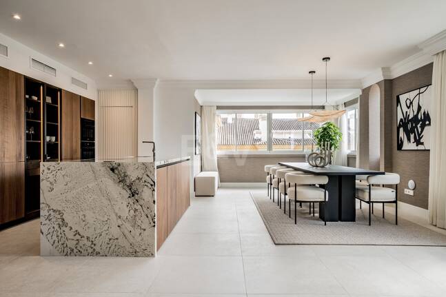 Lyx Duplex Penthouse med hisnande utsikt över Golden Mile