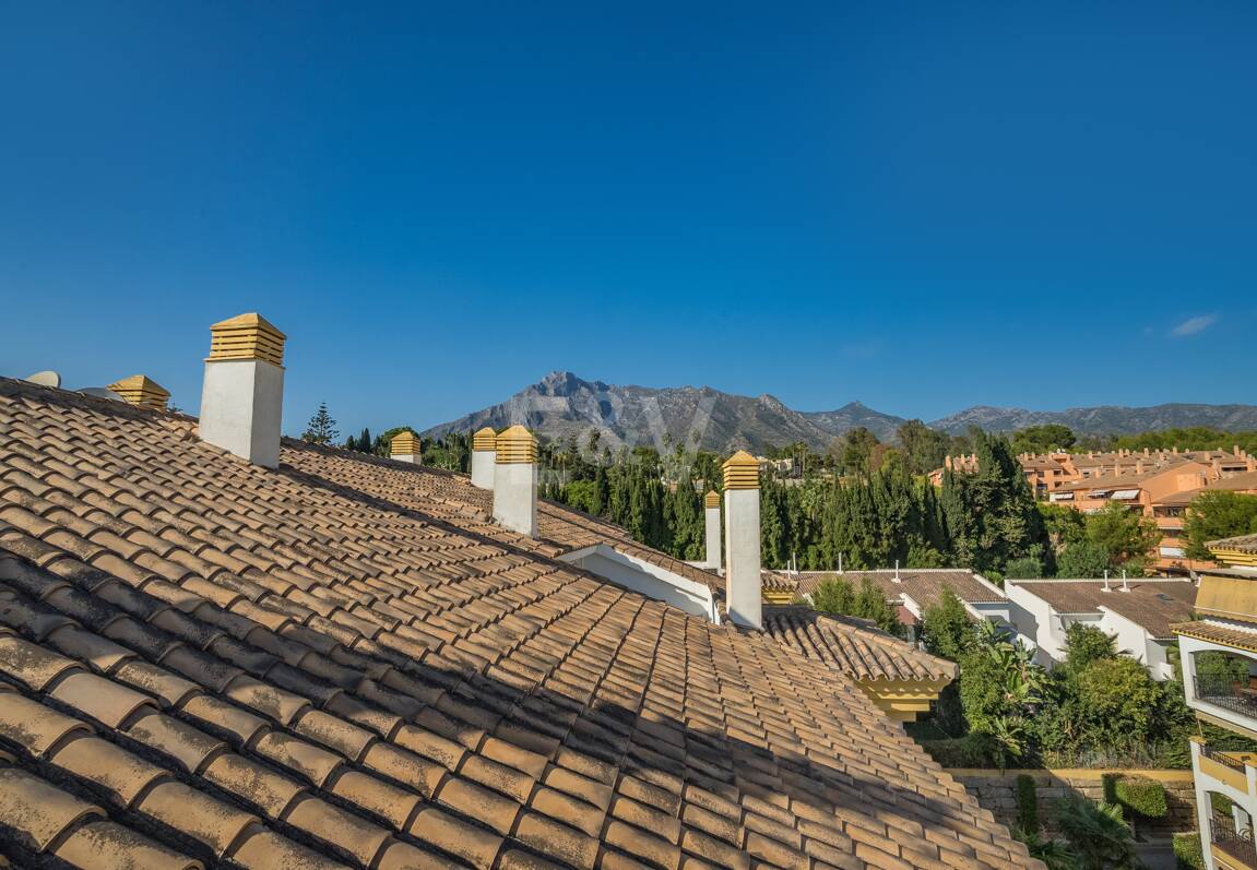 Lyx Duplex Penthouse med hisnande utsikt över Golden Mile