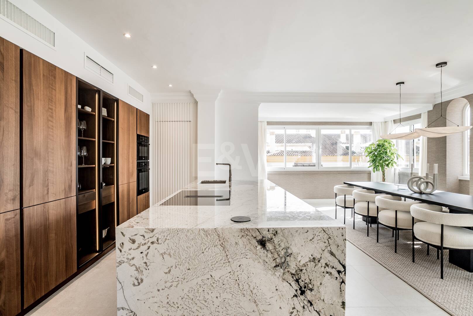 Lyx Duplex Penthouse med hisnande utsikt över Golden Mile