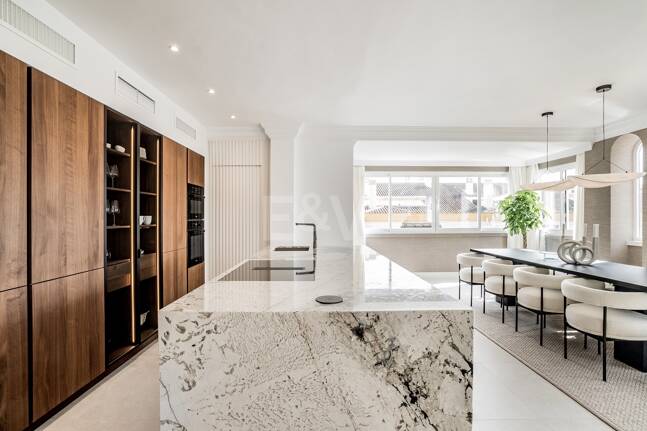 Lyx Duplex Penthouse med hisnande utsikt över Golden Mile