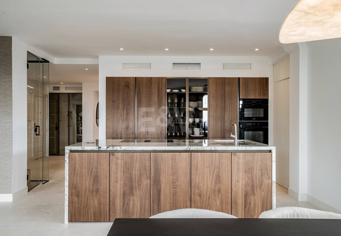 Lyx Duplex Penthouse med hisnande utsikt över Golden Mile