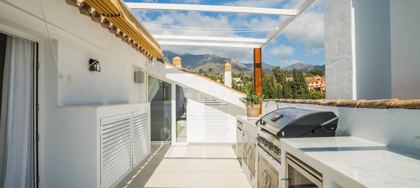Lyx Duplex Penthouse med hisnande utsikt över Golden Mile