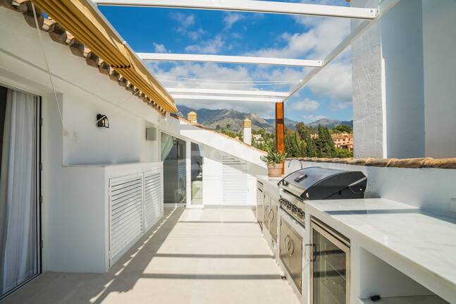 Lyx Duplex Penthouse med hisnande utsikt över Golden Mile