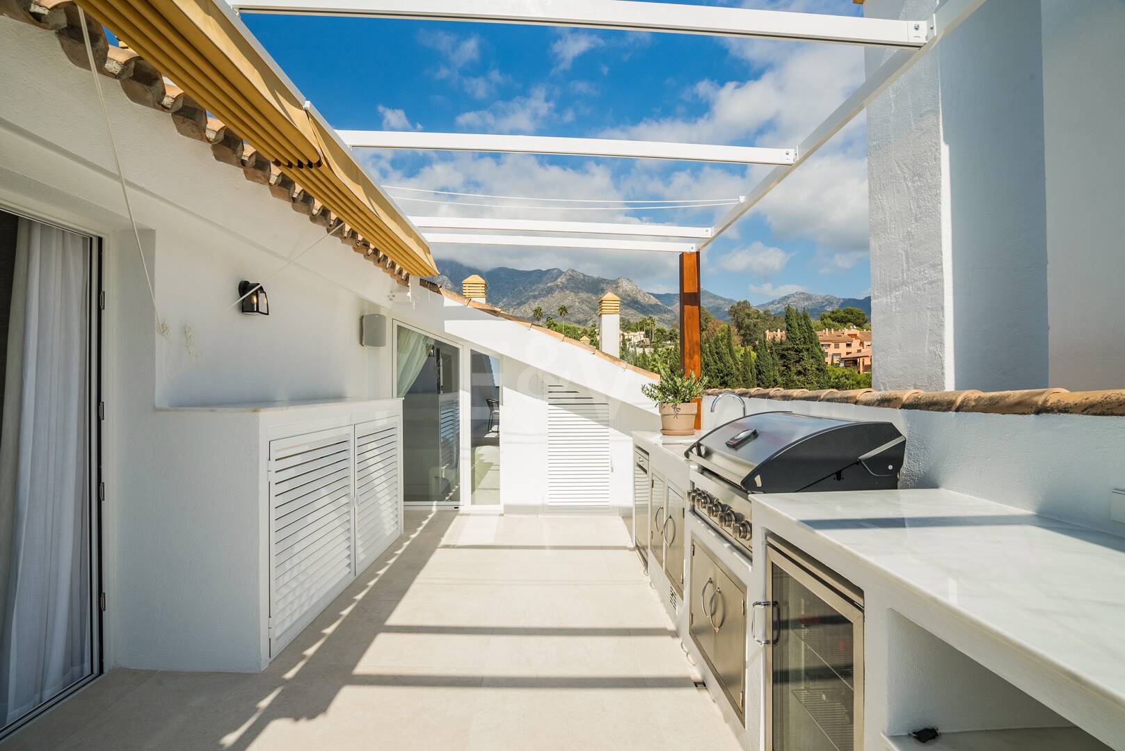 Lyx Duplex Penthouse med hisnande utsikt över Golden Mile