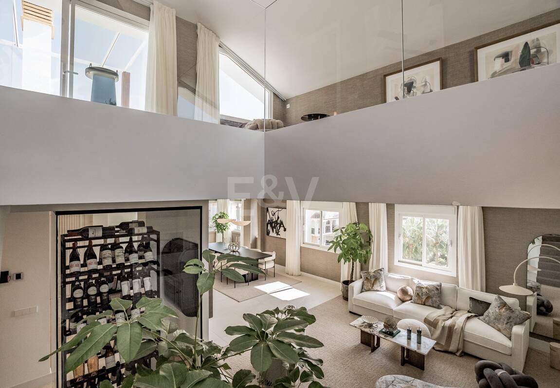 Lyx Duplex Penthouse med hisnande utsikt över Golden Mile