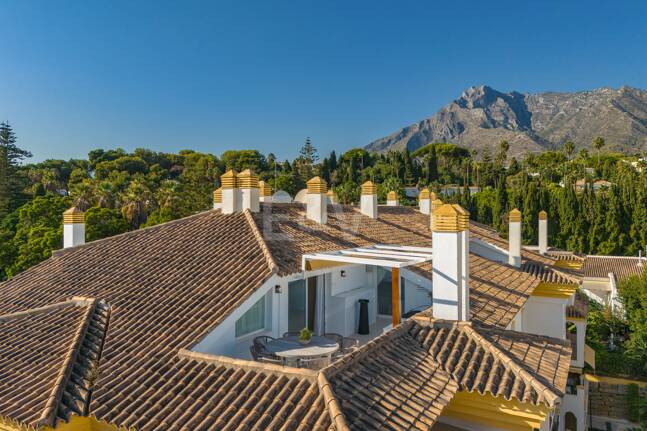 Lyx Duplex Penthouse med hisnande utsikt över Golden Mile