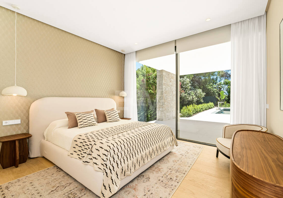 Villa de luxe nouvellement construite avec des équipements de spa à Nagüeles offrant une valeur exceptionnelle