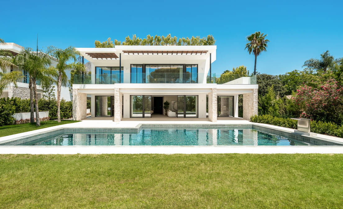 Luxury Newly Built Villa with Spa Amenities in Nagüeles Offering Exceptional Value
