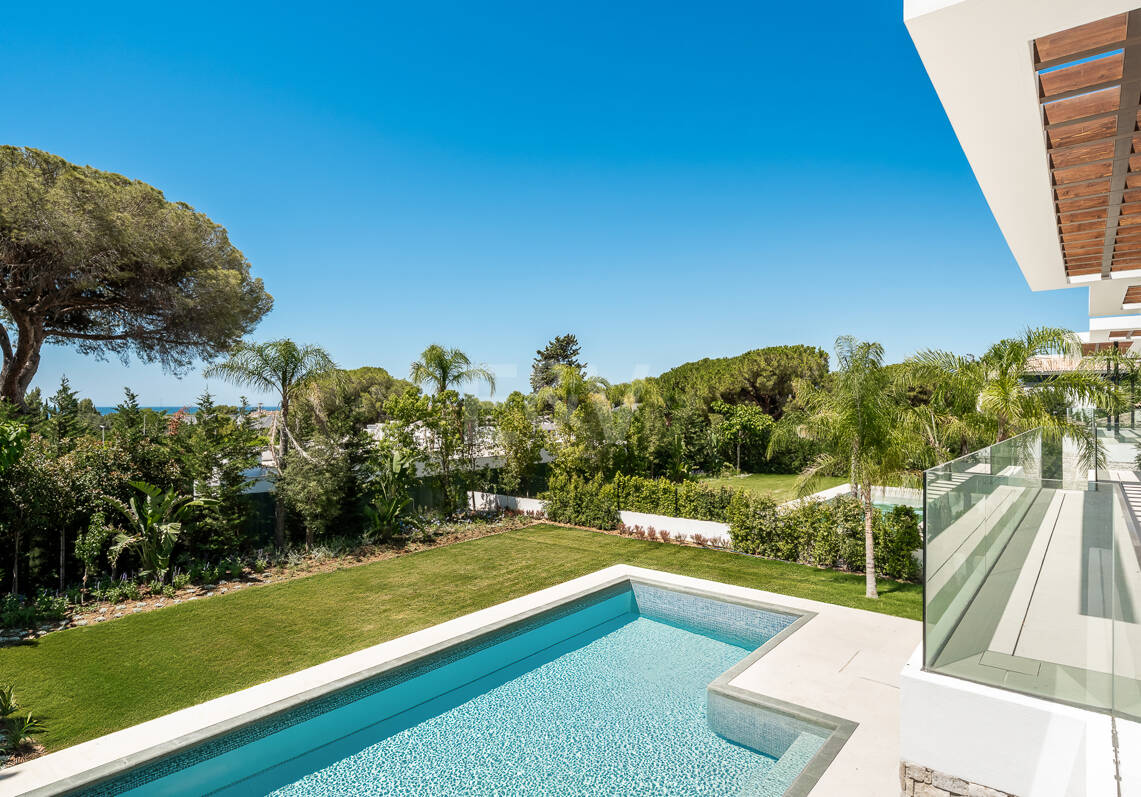 Villa de luxe nouvellement construite avec des équipements de spa à Nagüeles offrant une valeur exceptionnelle