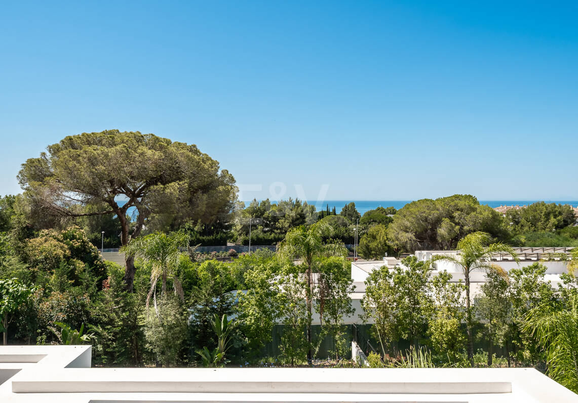 Villa de luxe nouvellement construite avec des équipements de spa à Nagüeles offrant une valeur exceptionnelle