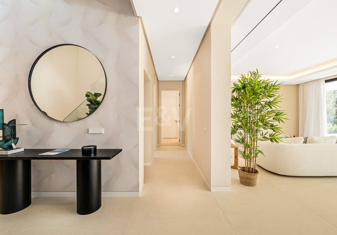 Villa de luxe nouvellement construite avec des équipements de spa à Nagüeles offrant une valeur exceptionnelle