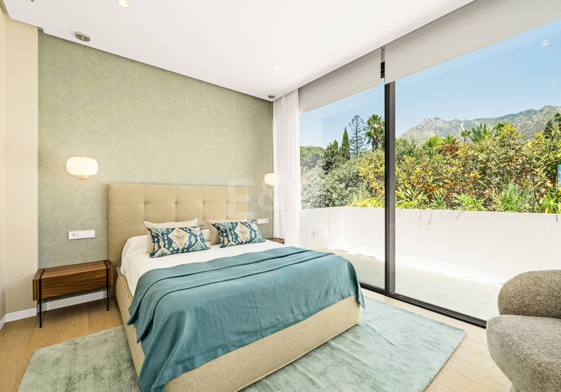 Villa de luxe nouvellement construite avec des équipements de spa à Nagüeles offrant une valeur exceptionnelle