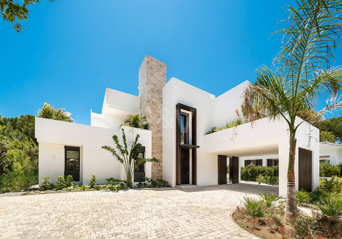 Villa de luxe nouvellement construite avec des équipements de spa à Nagüeles offrant une valeur exceptionnelle