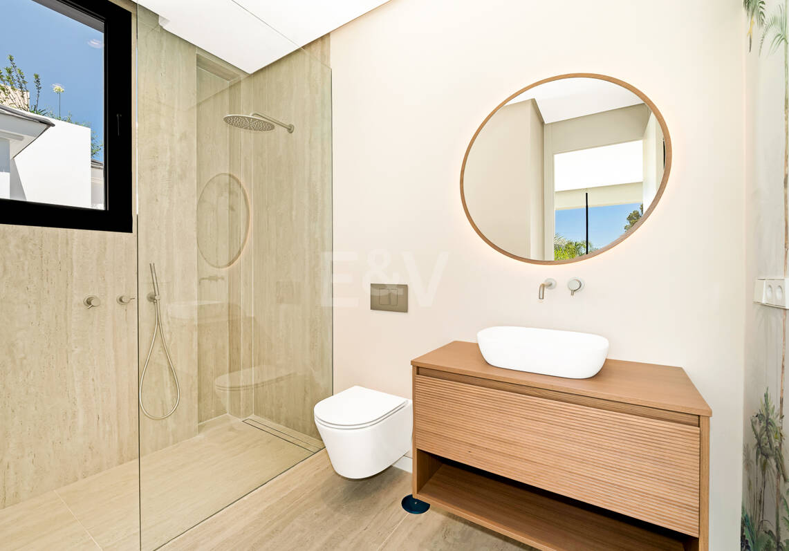 Villa de luxe nouvellement construite avec des équipements de spa à Nagüeles offrant une valeur exceptionnelle