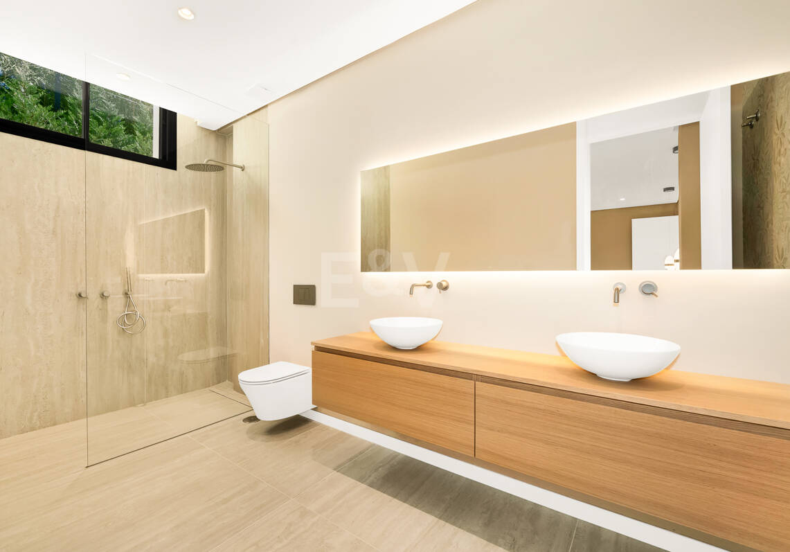 Villa de luxe nouvellement construite avec des équipements de spa à Nagüeles offrant une valeur exceptionnelle