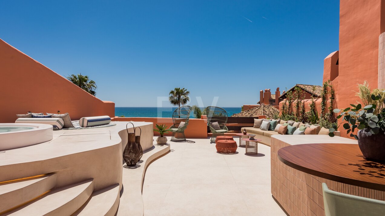 Luxurious Frontline Beach Penthouse in Los Monteros