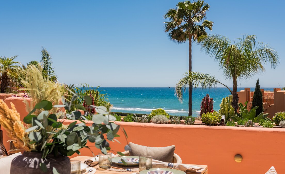 Luxuriöses Penthouse in erster Strandlinie in Los Monteros