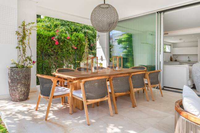 Luxurious San Pedro Beach Villa