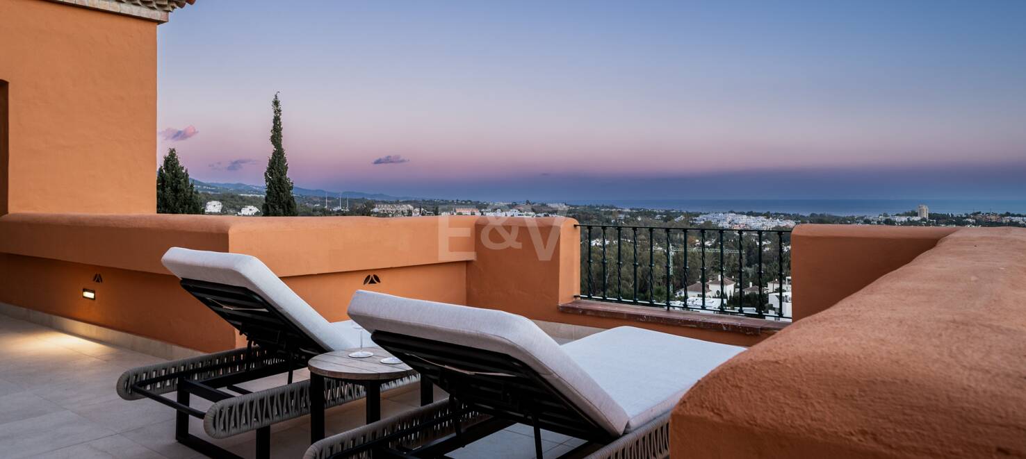 Exquisite 4-bedroom penthouse in La Cerquilla set in luxury complex