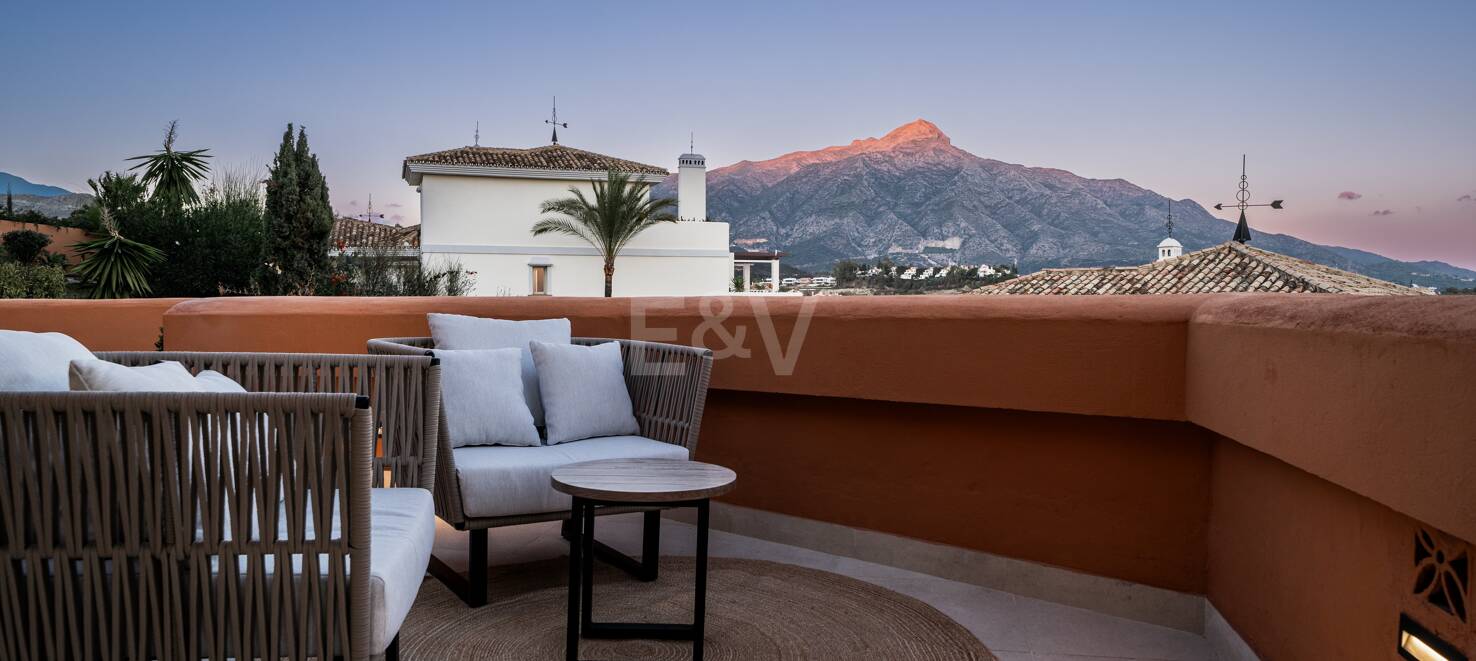 Exquisite 4-bedroom penthouse in La Cerquilla set in luxury complex