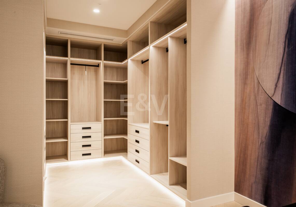 Exquisite 4-bedroom penthouse in La Cerquilla set in luxury complex