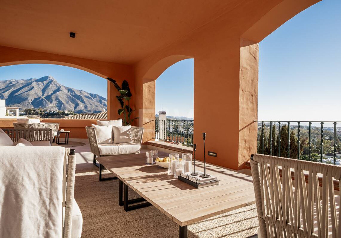 Exquisite 4-bedroom penthouse in La Cerquilla set in luxury complex