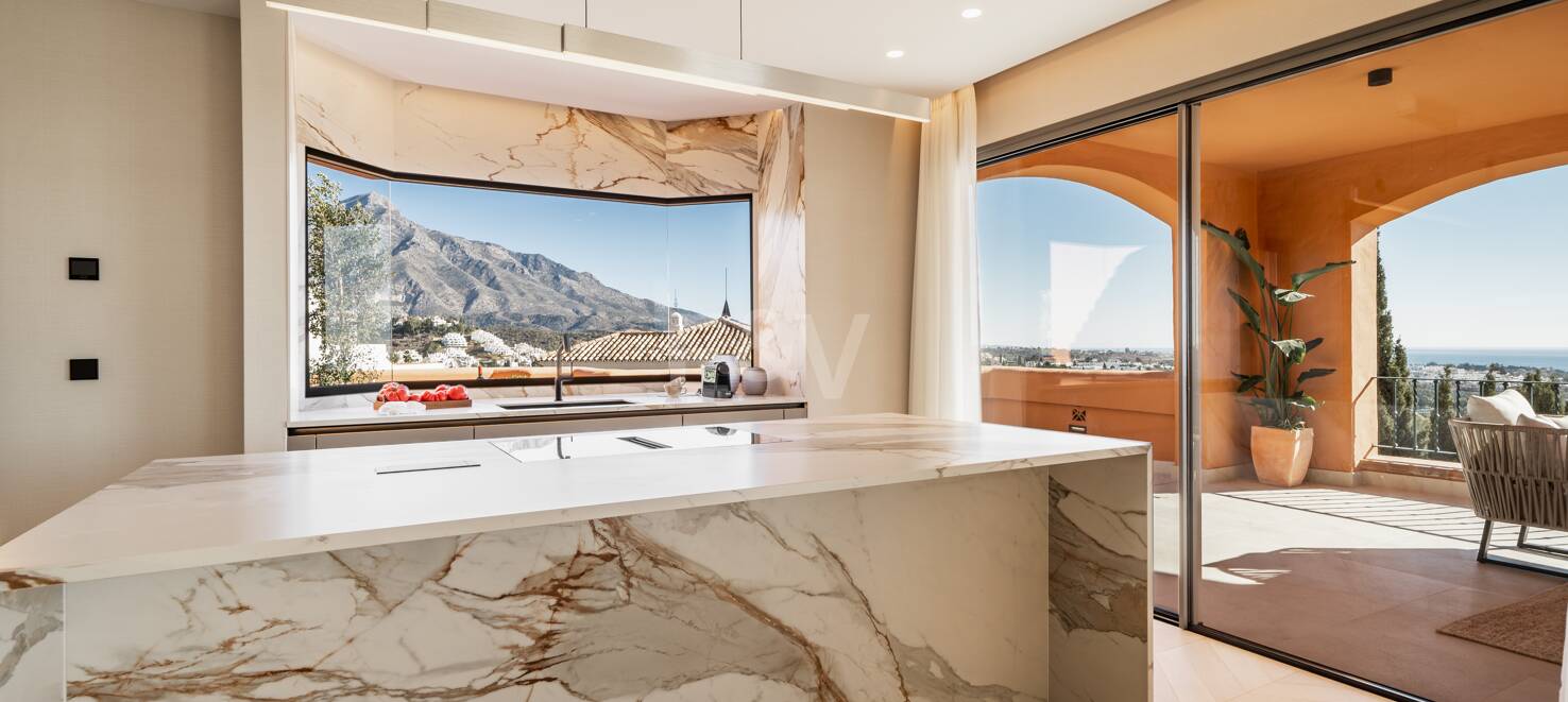 Exquisite 4-bedroom penthouse in La Cerquilla set in luxury complex