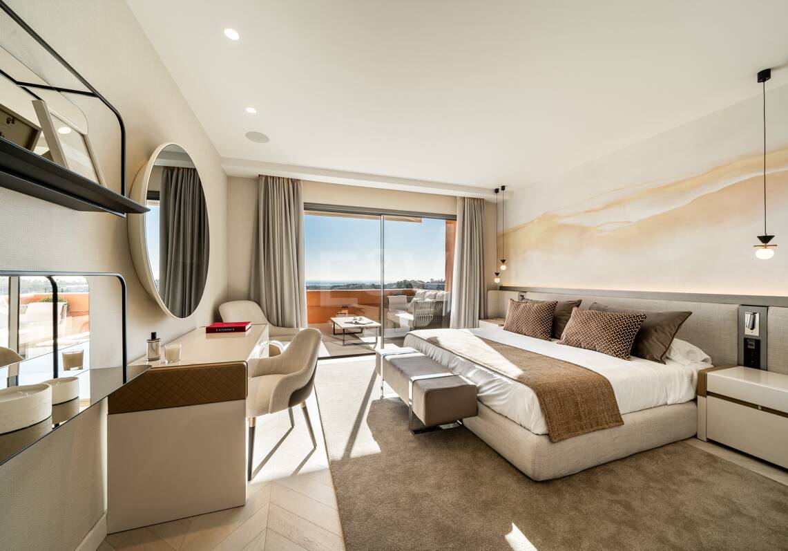 Exquisite 4-bedroom penthouse in La Cerquilla set in luxury complex