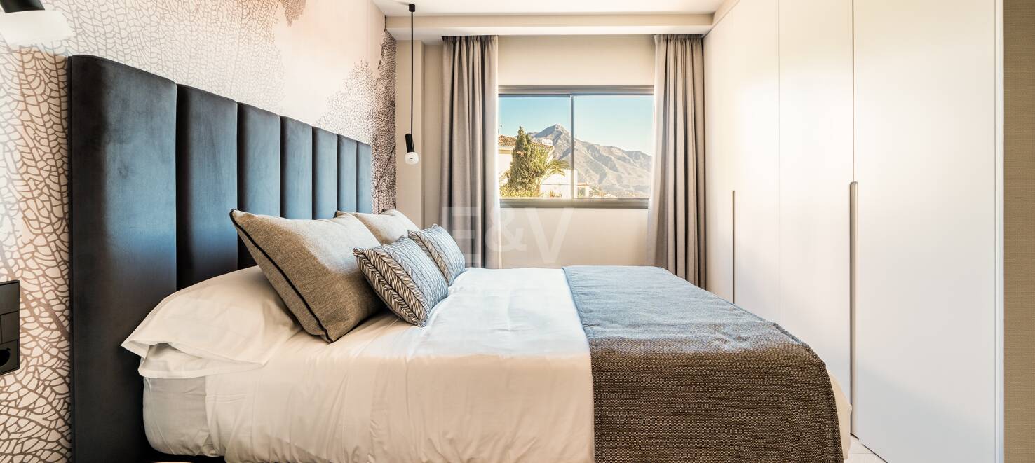 Exquisite 4-bedroom penthouse in La Cerquilla set in luxury complex