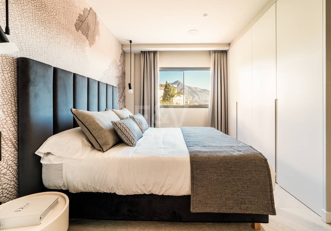 Exquisite 4-bedroom penthouse in La Cerquilla set in luxury complex