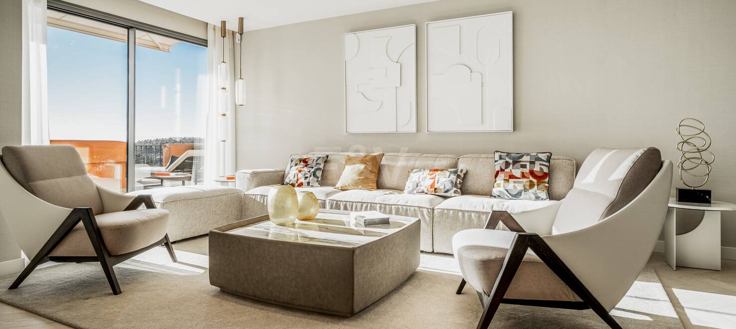 Exquisite 4-bedroom penthouse in La Cerquilla set in luxury complex