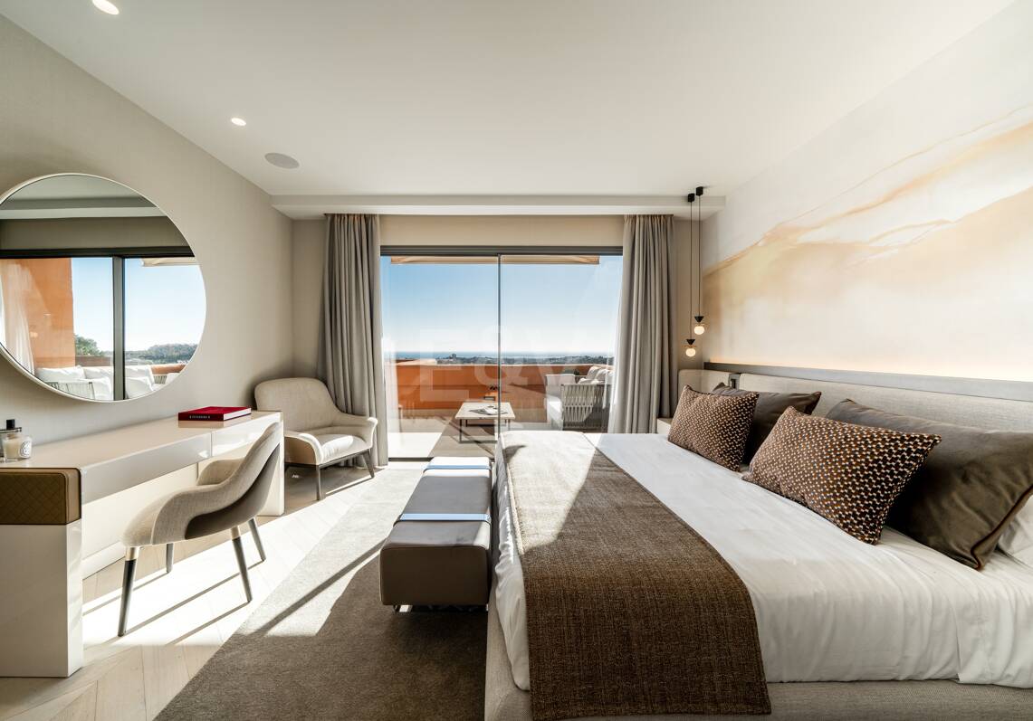 Exquisite 4-bedroom penthouse in La Cerquilla set in luxury complex