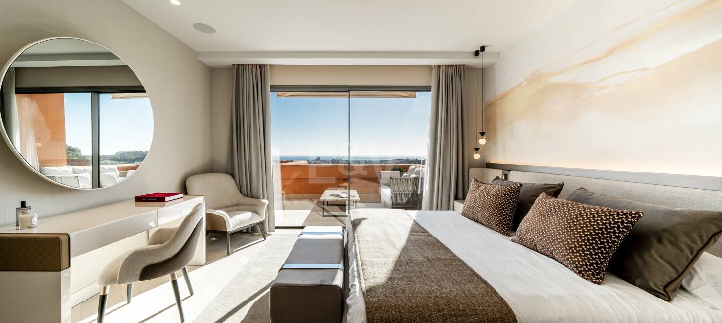 Exquisite 4-bedroom penthouse in La Cerquilla set in luxury complex