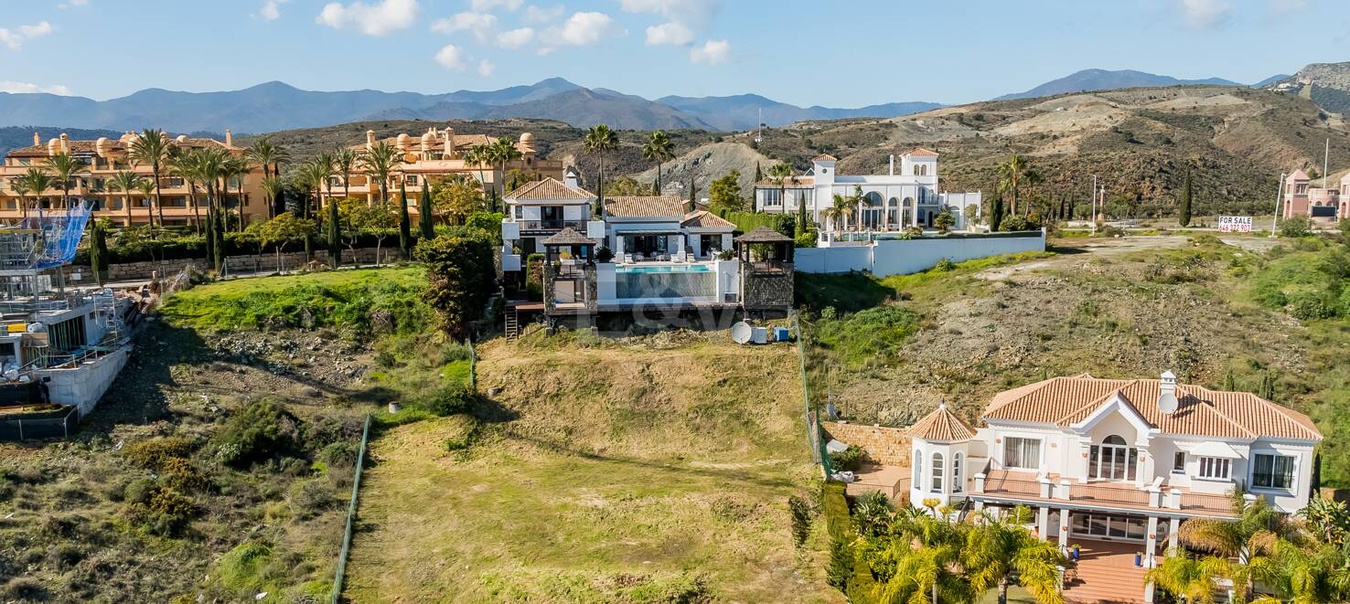 Samtida Villa med panoramautsikt i Los Flamingos Golf
