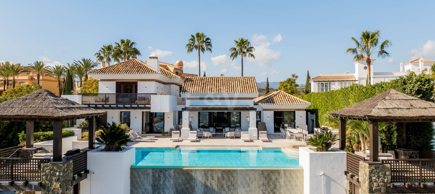 Samtida Villa med panoramautsikt i Los Flamingos Golf