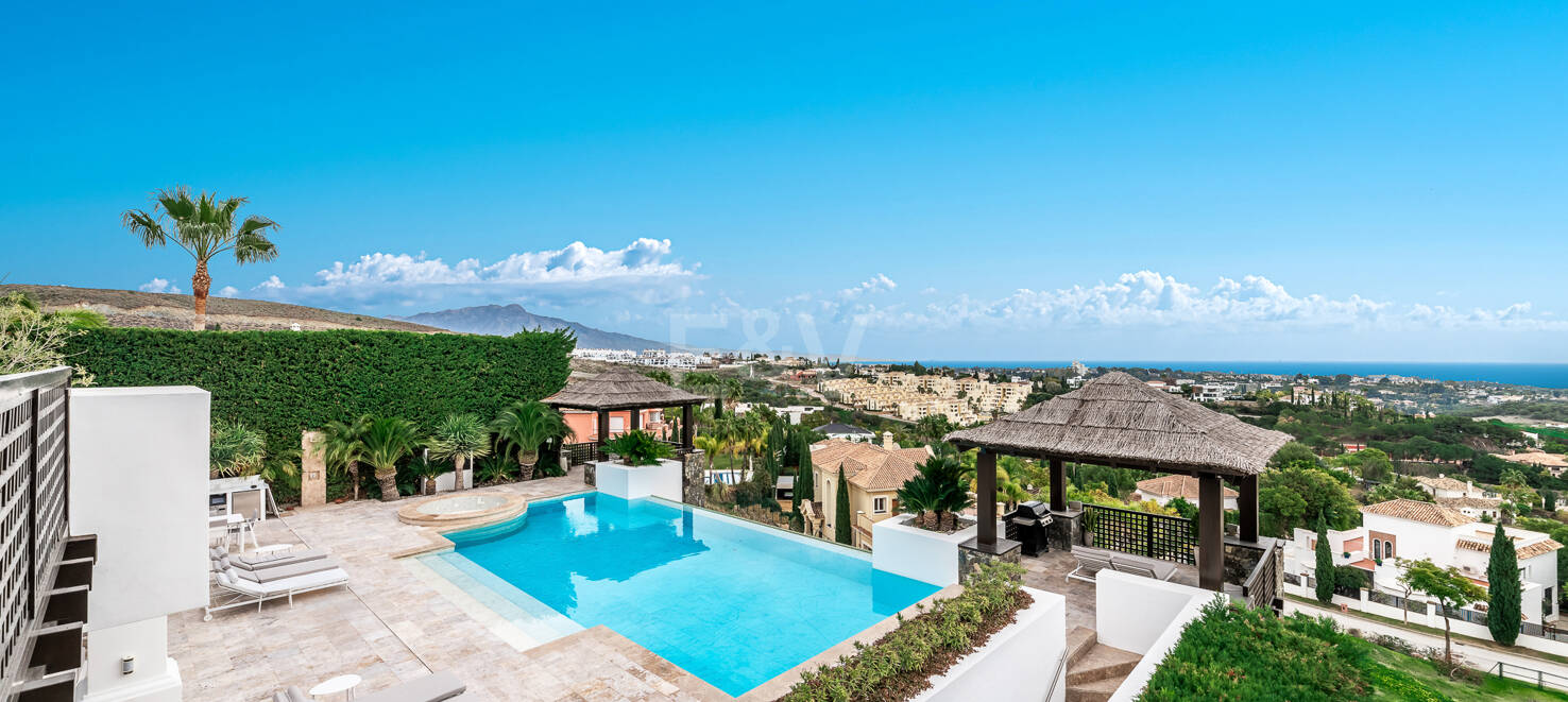Samtida Villa med panoramautsikt i Los Flamingos Golf