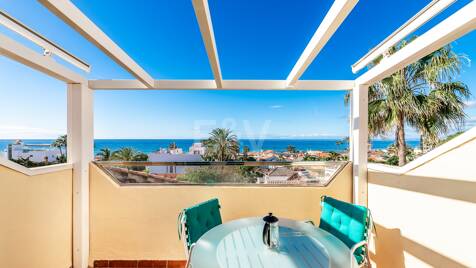 Semi-Detached Villa i Costabella mindre än 100 meter från stranden