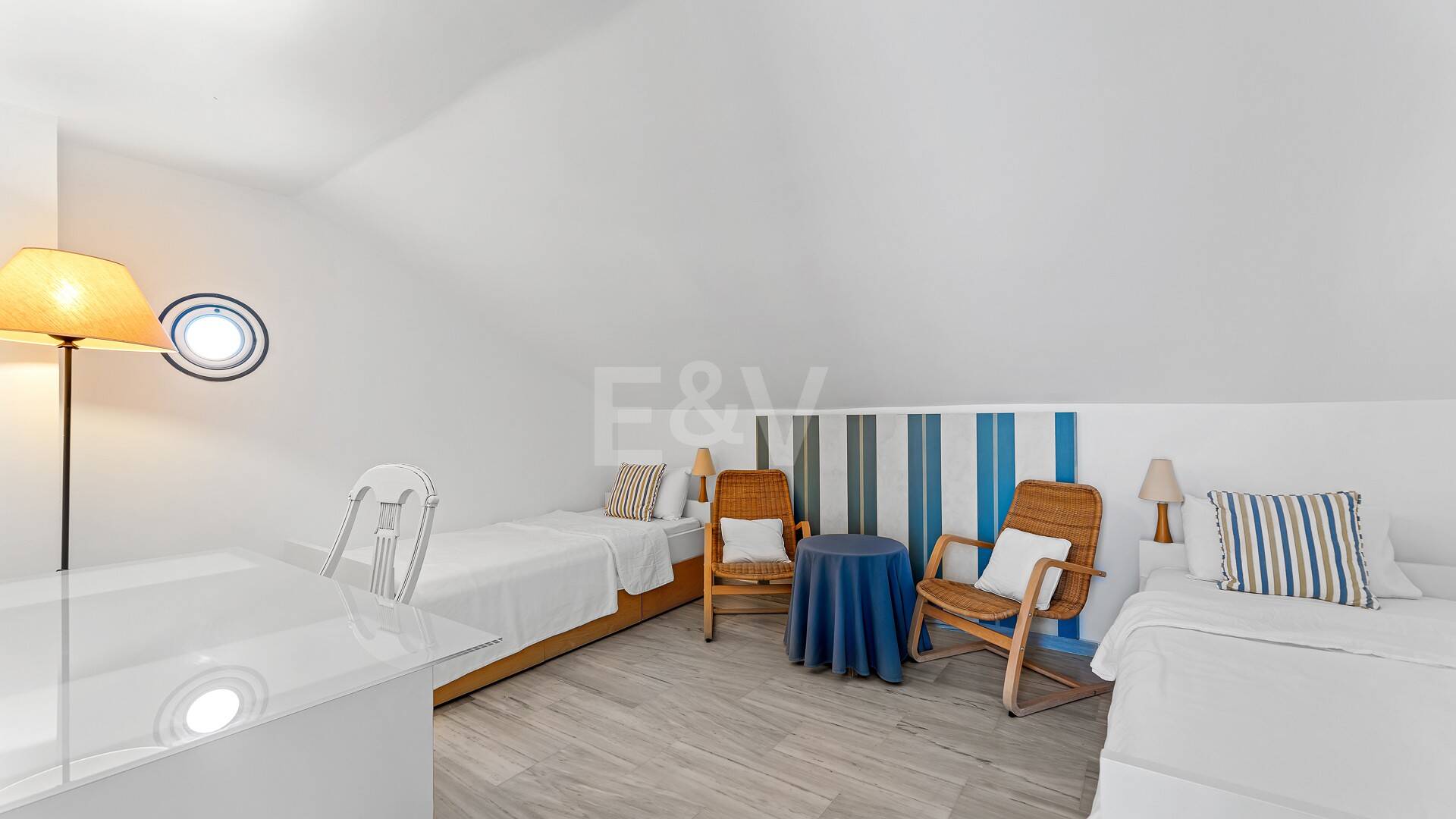 Doppelhaushälfte in Costabella weniger als 100 Meter vom Strand entfernt