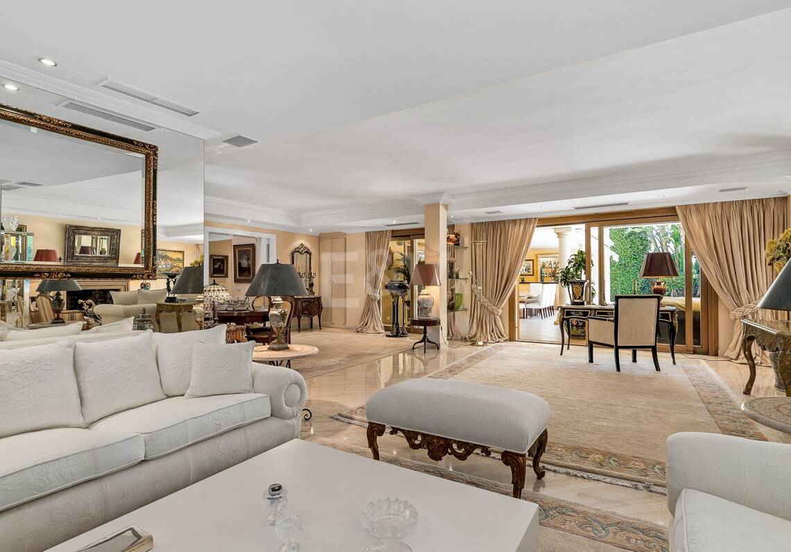 Exclusive mansion in Nueva Andalucia set in prime location
