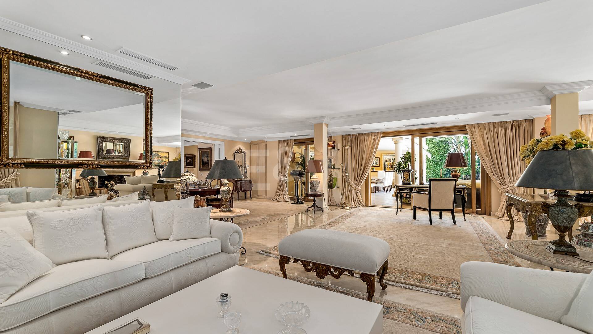 Exclusive mansion in Nueva Andalucia set in prime location