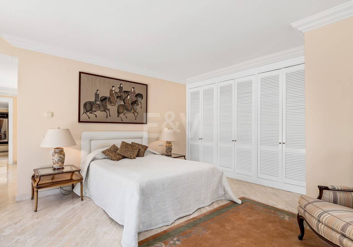 Exclusive mansion in Nueva Andalucia set in prime location