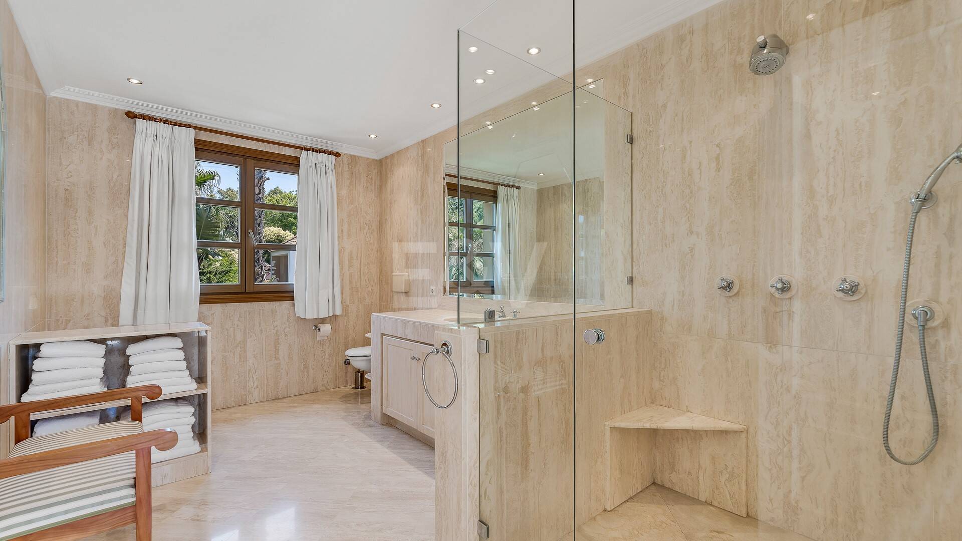 Exclusive mansion in Nueva Andalucia set in prime location