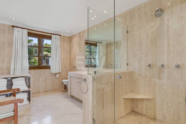 Mansión exclusiva en Nueva Andalucia eb ubicación privilegiada