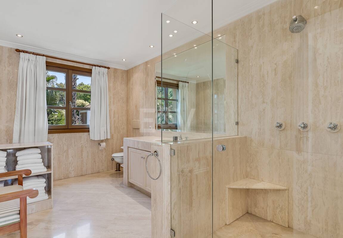 Mansión exclusiva en Nueva Andalucia eb ubicación privilegiada