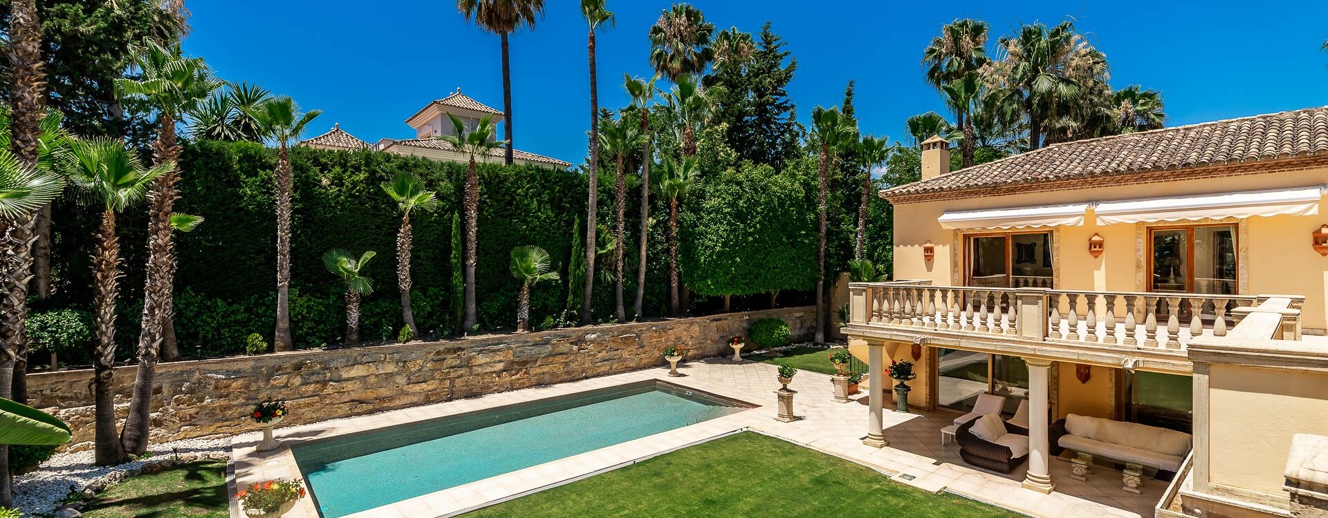 Exclusive mansion in Nueva Andalucia set in prime location