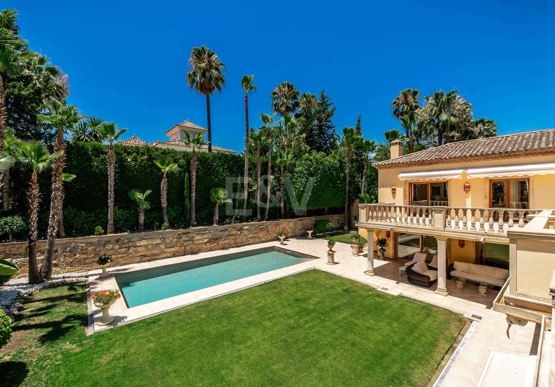 Exclusive mansion in Nueva Andalucia set in prime location