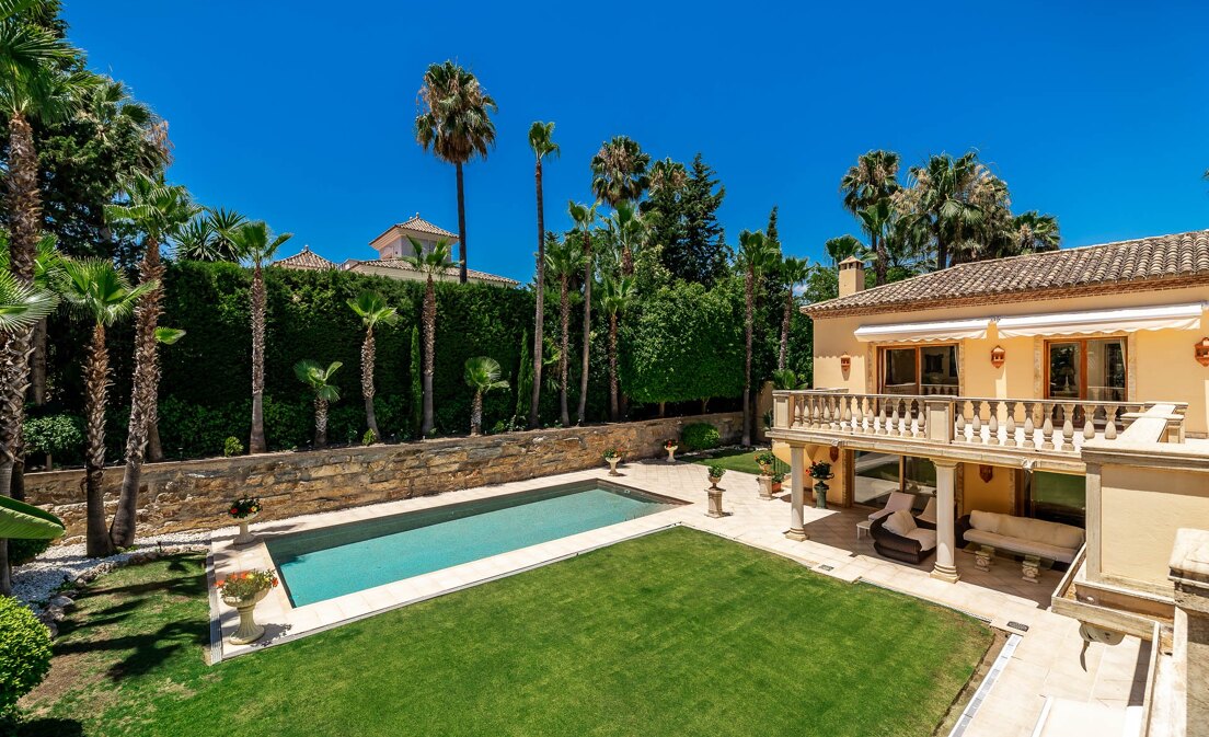 Exclusive mansion in Nueva Andalucia set in prime location