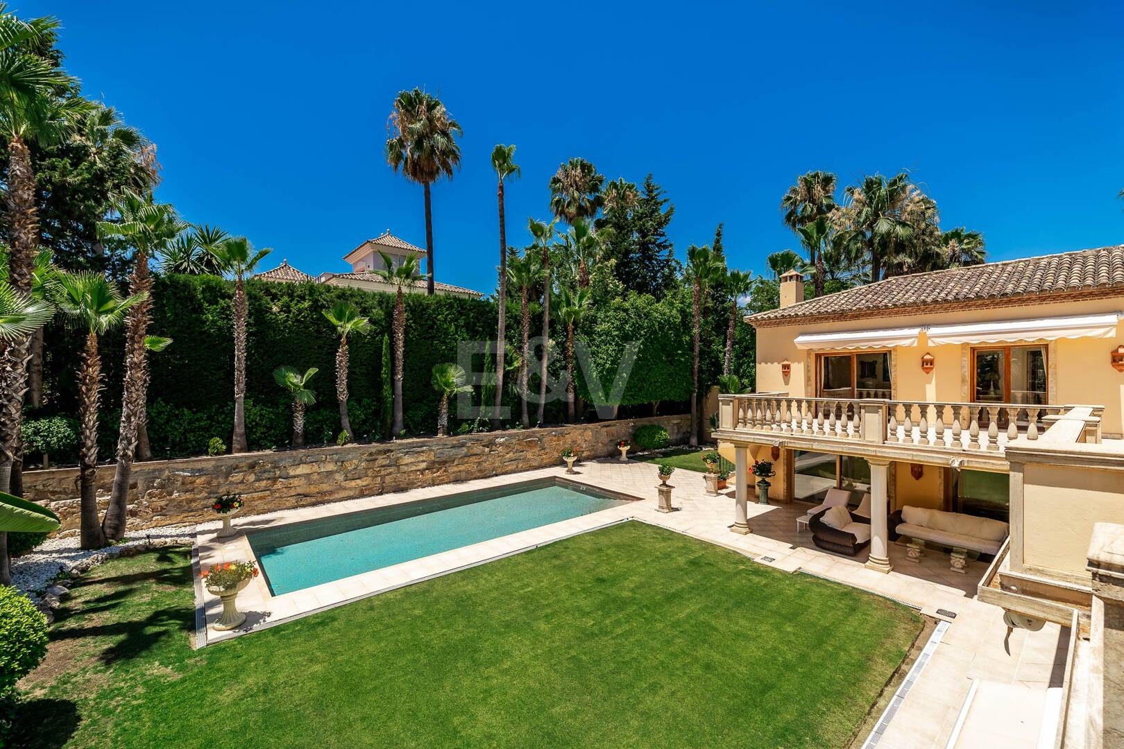 Exclusive mansion in Nueva Andalucia set in prime location